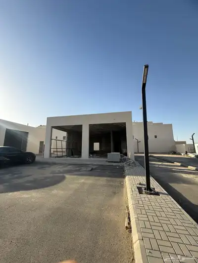 محلات درايف ثرو للتأجير موقع مميز 8