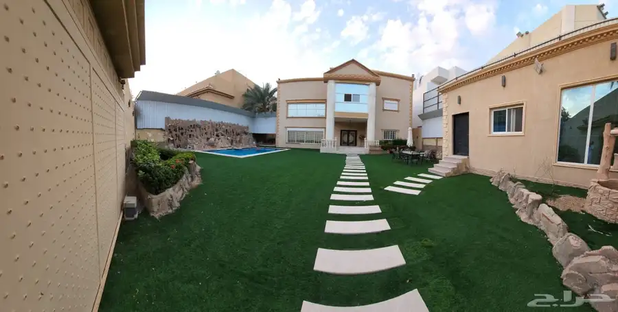 فيلا مميزة في حي البساتين بمساحة 1069م 0