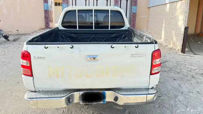 متسوبيشي حوض غمارتين L200 قير عايدي بنزين نظيفه جدا 1
