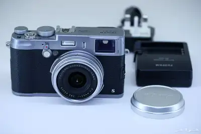 FUJIFILM X100S Camera (Silver) 8