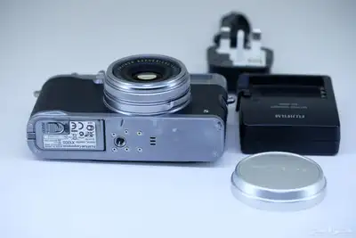 FUJIFILM X100S Camera (Silver) 7