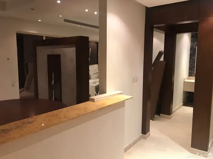 فيلا للبيع موقع مميز جدا  بجدة حي الشاطئ خلف منتزه عطاالله 12
