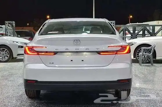 تويوتا كامري LE بنزين 2025 1