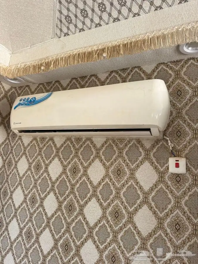 شبك حلال فيه مجلس فاخر بمكيفاته ومطبخ زين فيه ثلاجه 2