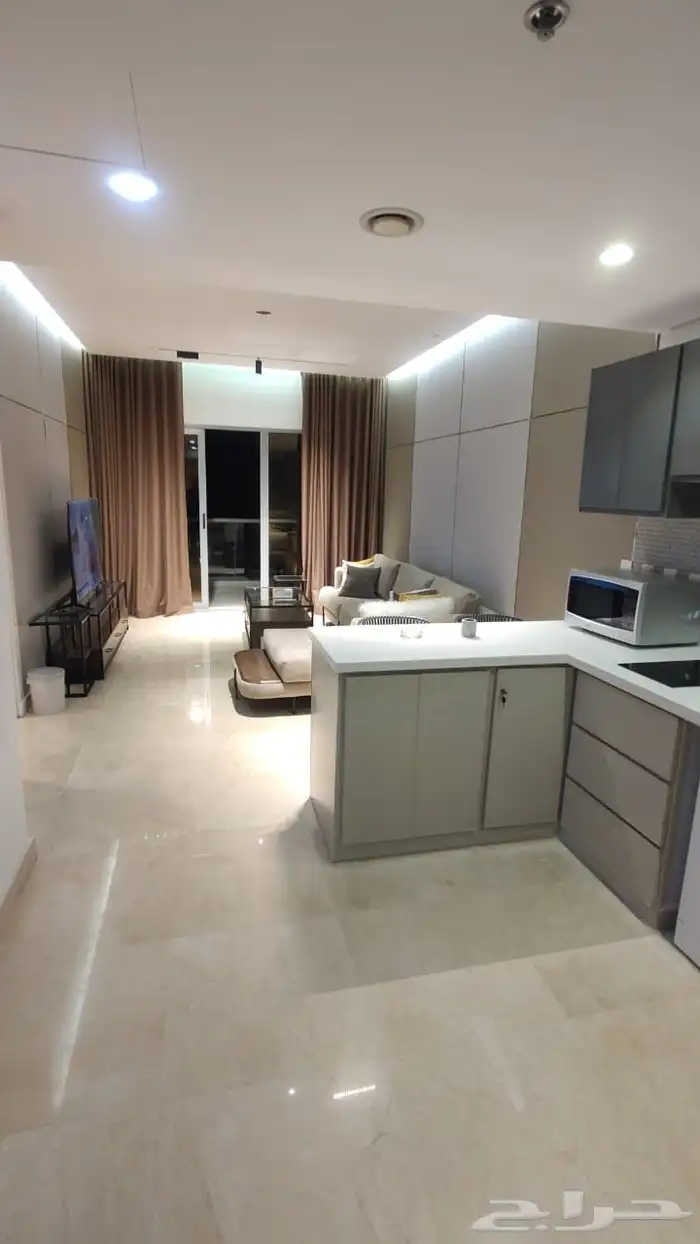 اطلالة على بحر جده في برج داماك 23