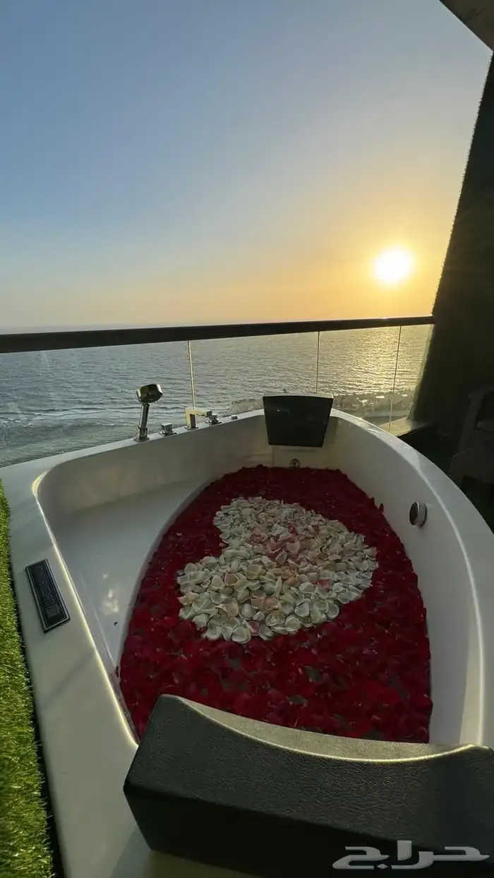 اطلالة على بحر جده في برج داماك 18