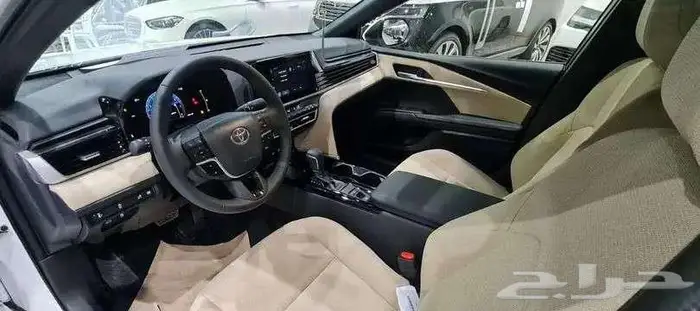 تويوتا كامري LE بنزين 2025 4