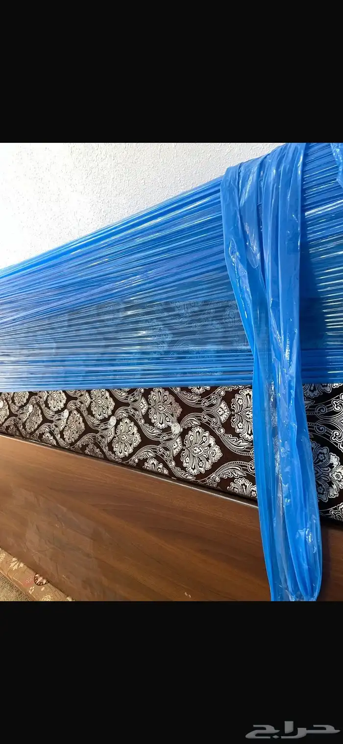 سرير مع طراحه 2