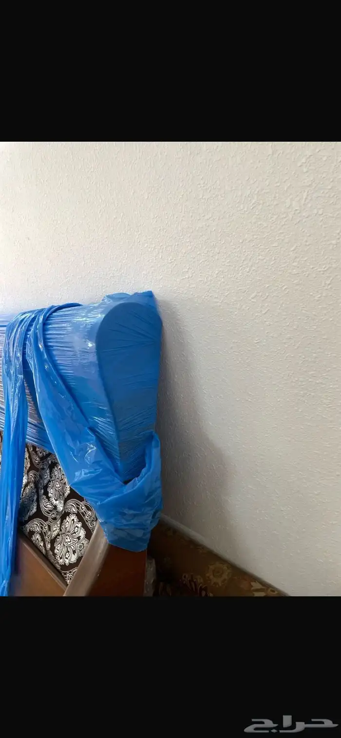 سرير مع طراحه 1