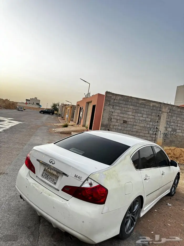 للبيع انفنتي 2010 m45 1