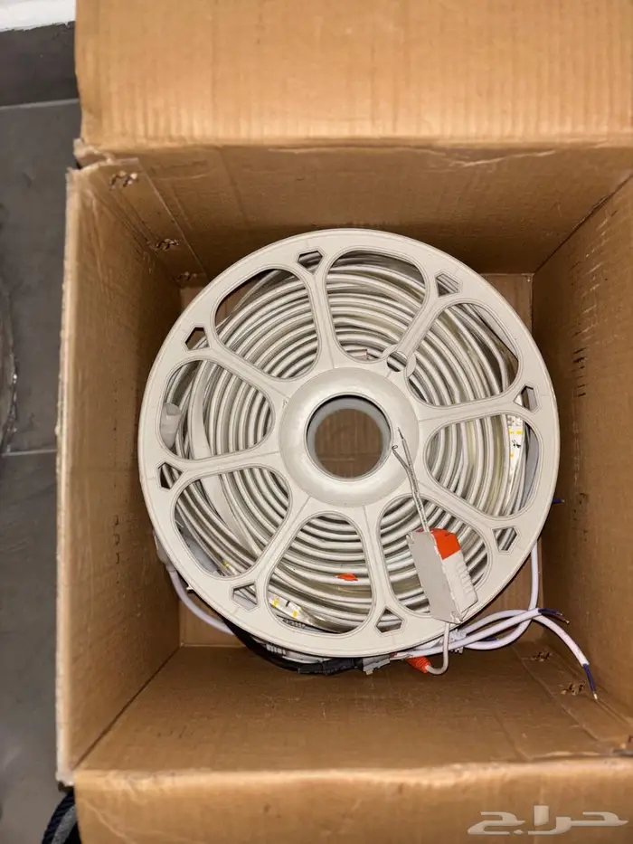 لمبات ليد ومفاتيح لمبات و افياش كهربائية 4