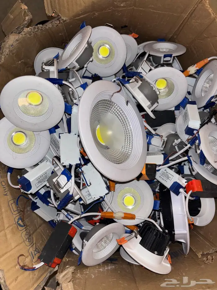 لمبات ليد ومفاتيح لمبات و افياش كهربائية 3