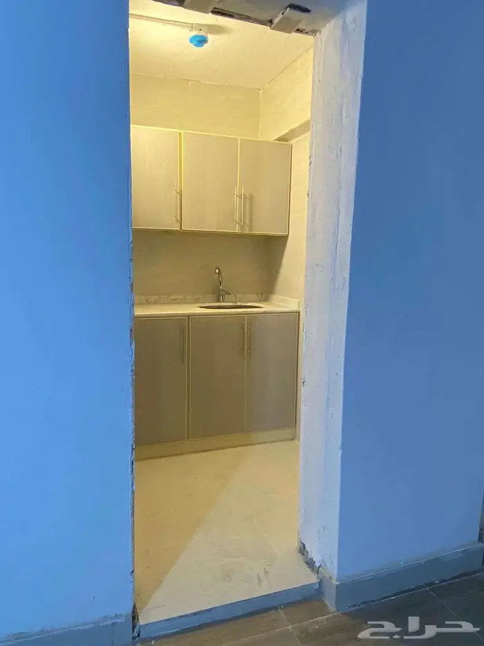عماره للإيجار وسط البلد 5 أدوار وملحق 8