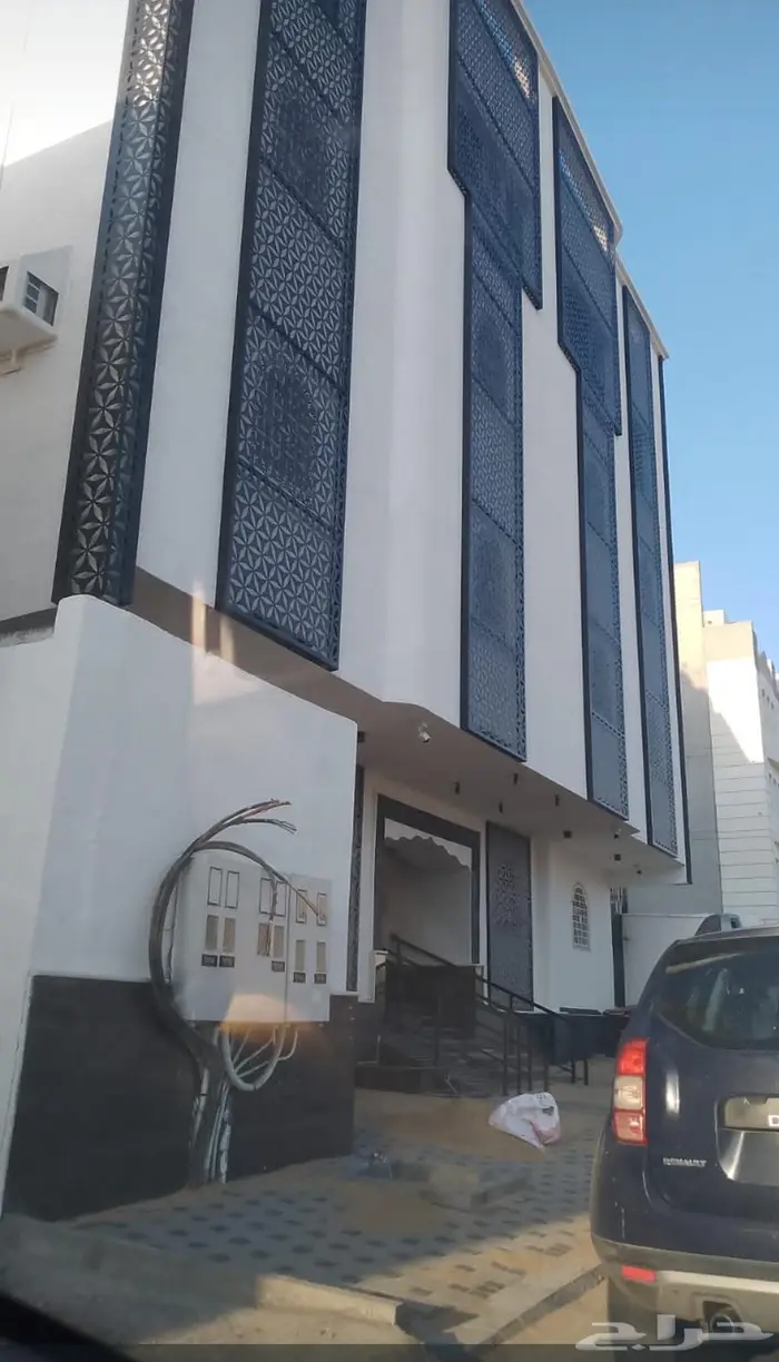 عماره شبه جديده على ممشى التنعيم تشطيب شخصي 0