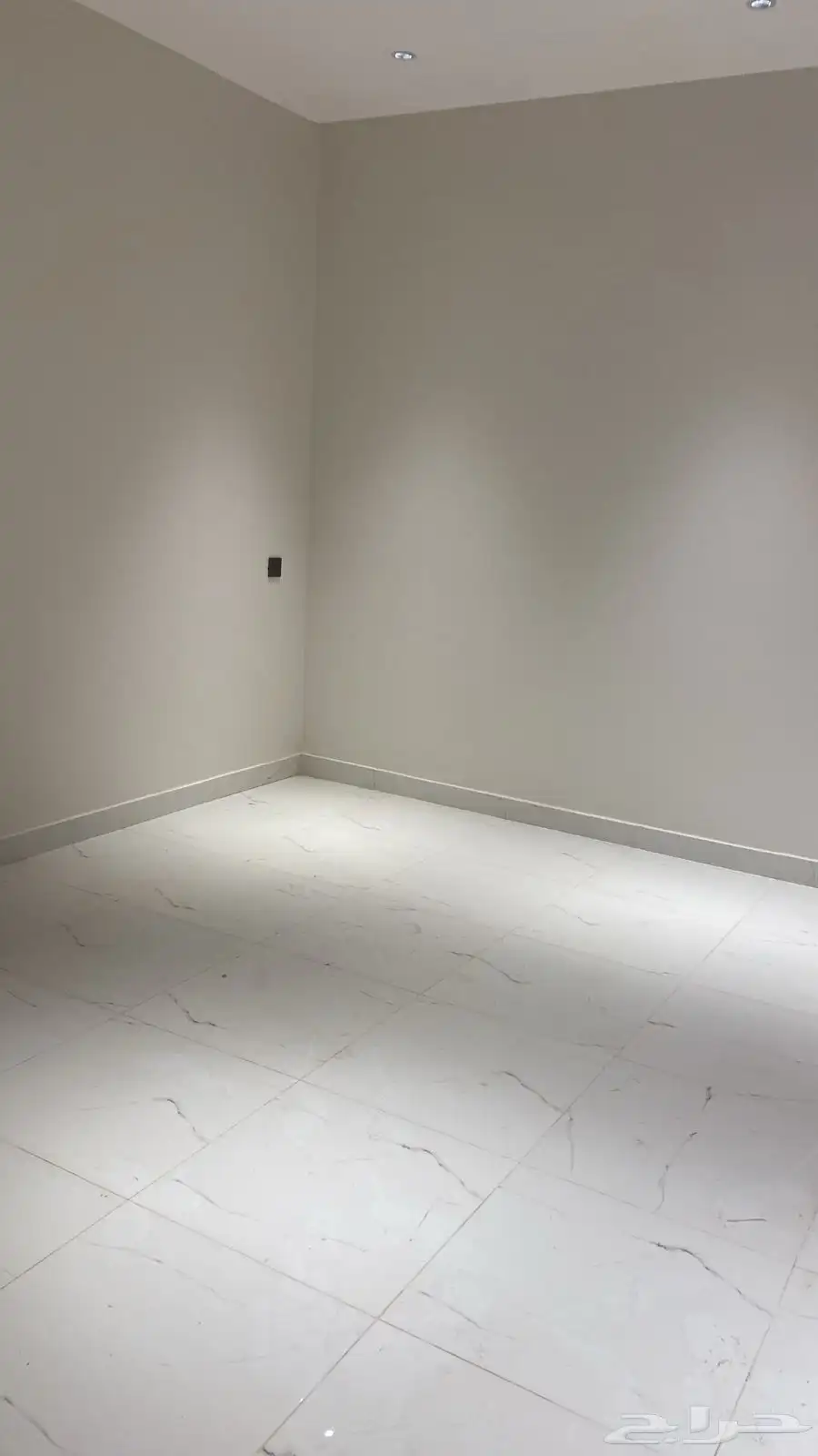 استديو للبيع جديد ب 230 الف المروج غرفه 1