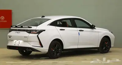 دونج فينج شاين E1 2025  براعة الأداء والتصميم العصري 4