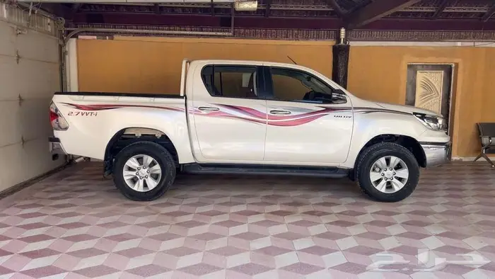 هايلكس اصفار 2020 فل كامل خليجي بنزين دبل 3