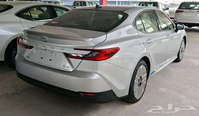 تويوتا كامري LE هايبرد 2025 3