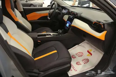 دونج فينج شاين E1 2025  براعة الأداء والتصميم العصري 9