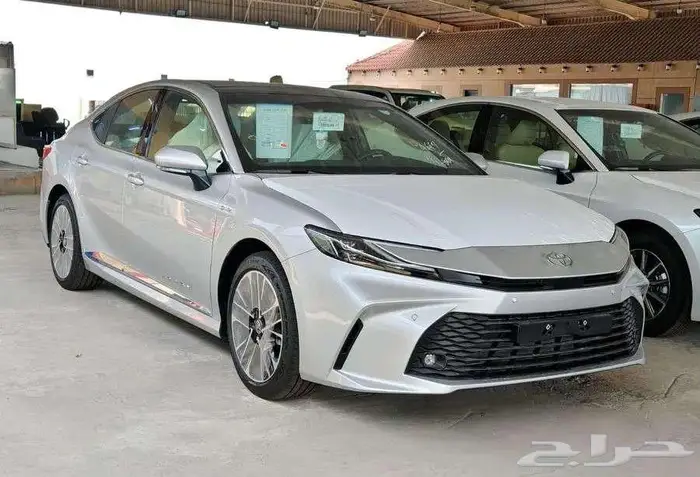 تويوتا كامري LE هايبرد 2025 0