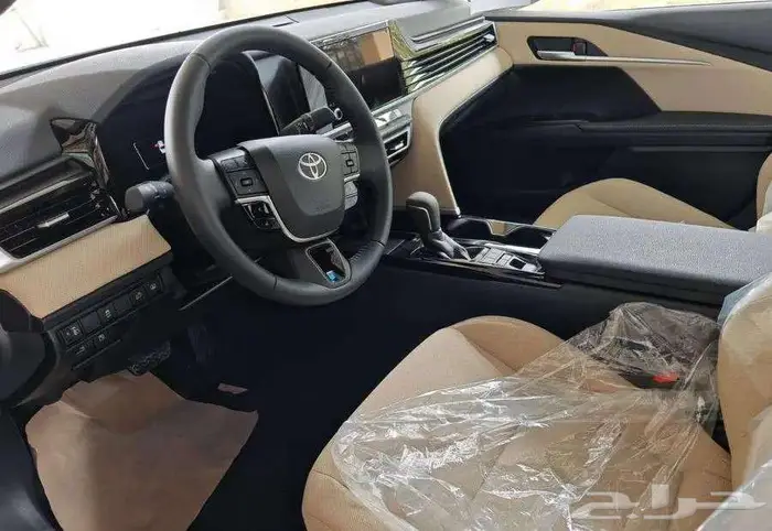 تويوتا كامري LE هايبرد 2025 5