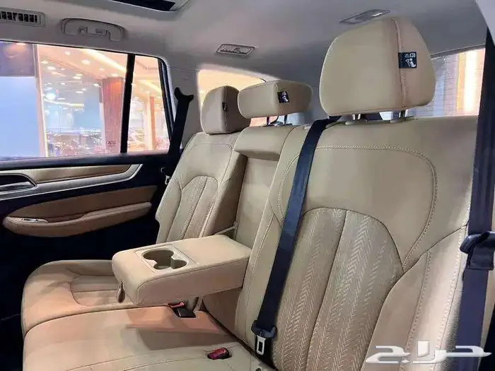 ام جي RX8 موديل 2023 19