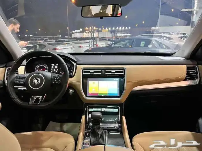 ام جي RX8 موديل 2023 17