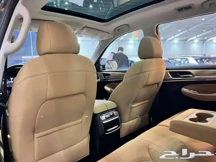 ام جي RX8 موديل 2023 11