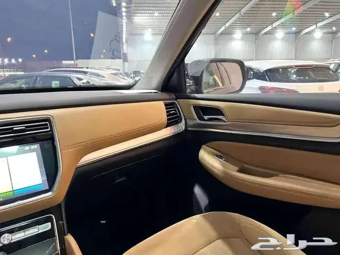 ام جي RX8 موديل 2023 10