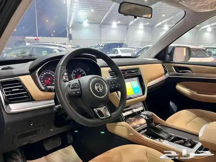 ام جي RX8 موديل 2023 7