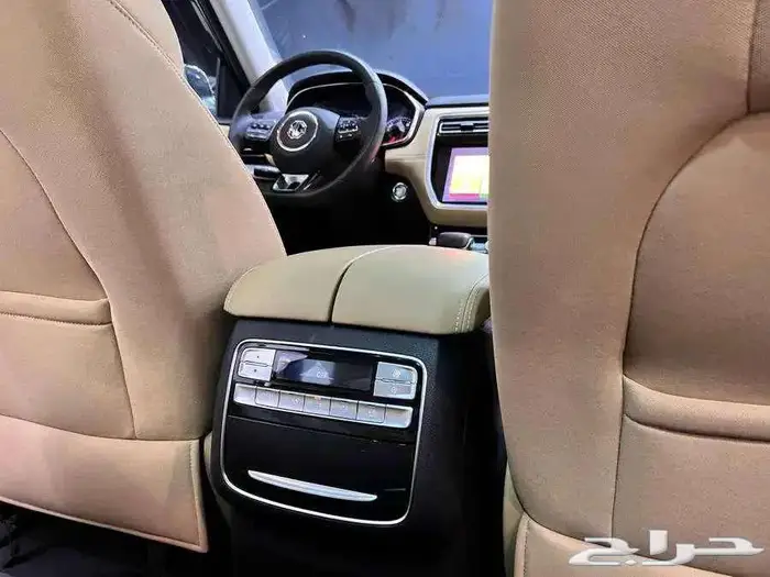 ام جي RX8 موديل 2023 6