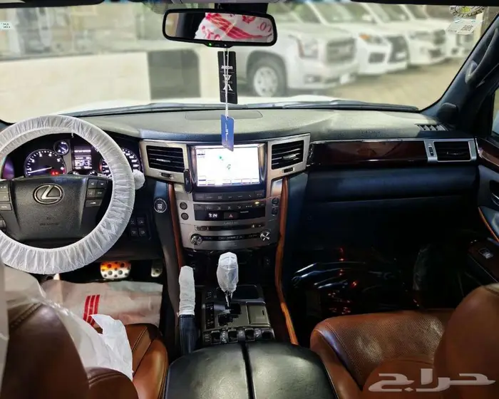لكزس LX 570 مستخدم فل كامل موديل 2015 2