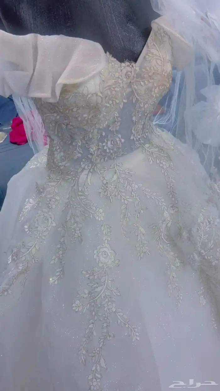 فستان عروس اعلى سوم مع الطرحه والجيبون 0