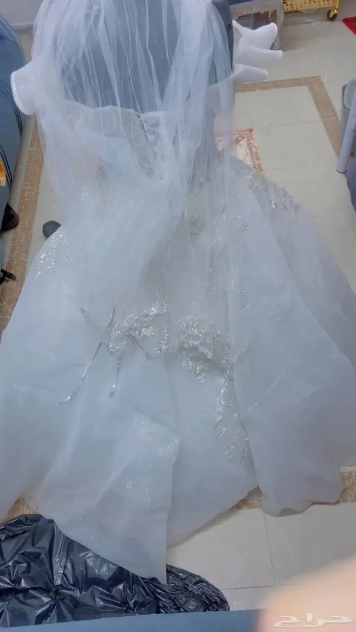 فستان عروس اعلى سوم مع الطرحه والجيبون 3