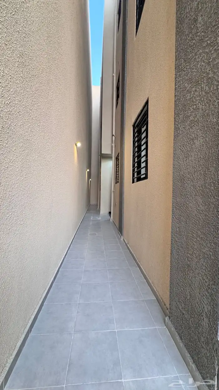 للبيع شقق ارضي مخطط جوهره تاره حي الاسكان طريق ابهاالخميس 5