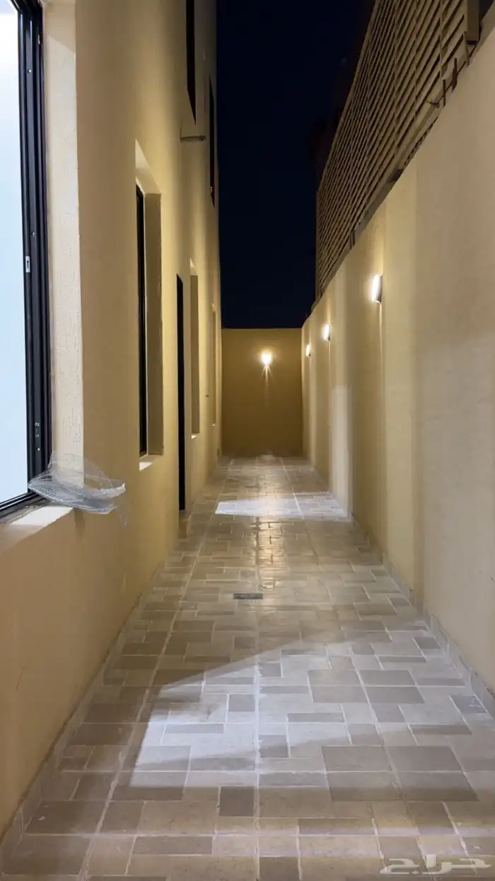 ادوار ارضية للبيع حي العريجاء الغربي 4