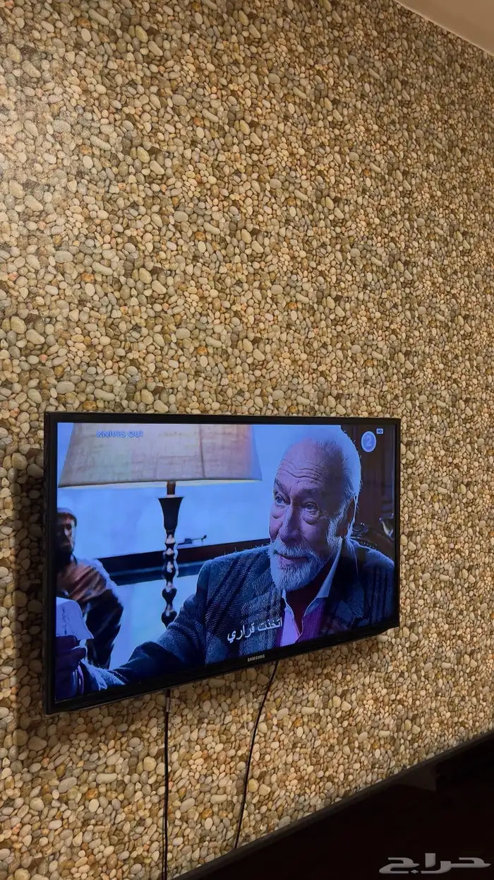 شاشة SAMSUNG نظيفه ولا فيه خدوش و تدعم السوني4 5و جوده عالي 3