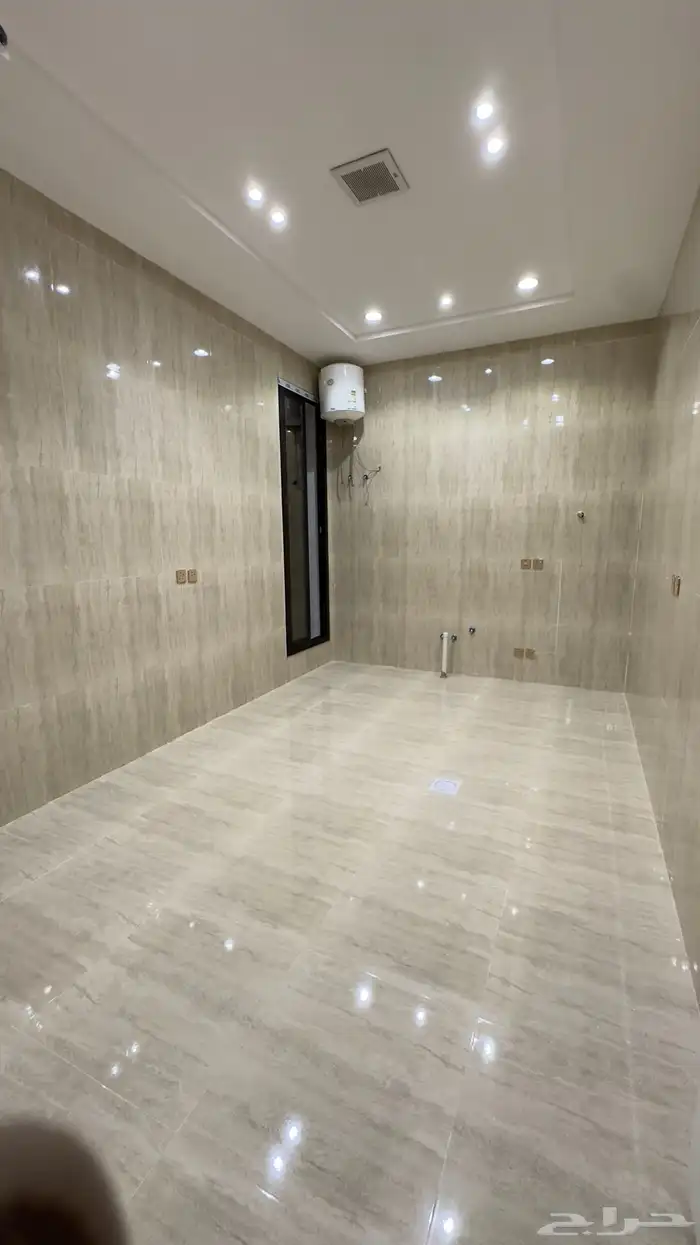 ادوار ارضية للبيع حي العريجاء الغربي 5