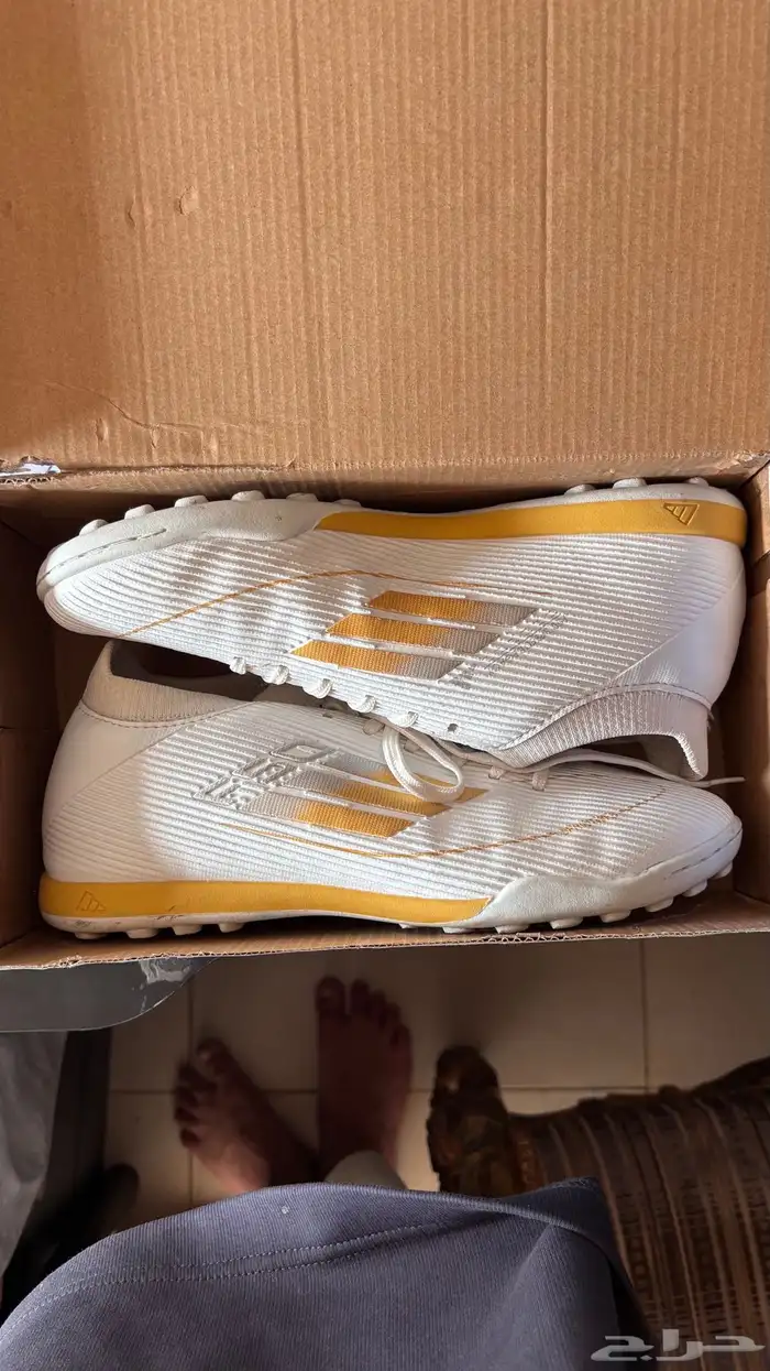بوت اديداس. f50 2