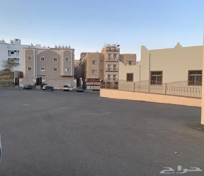 دور و4 شقق للبيع في المحاله 1