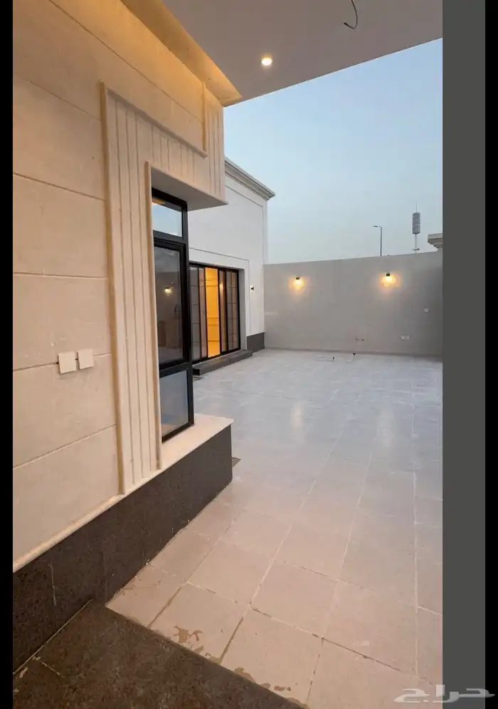 للبيع دور شخصي مساحه 770 متر 3