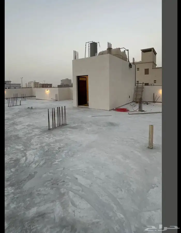 للبيع دور شخصي مساحه 770 متر 12
