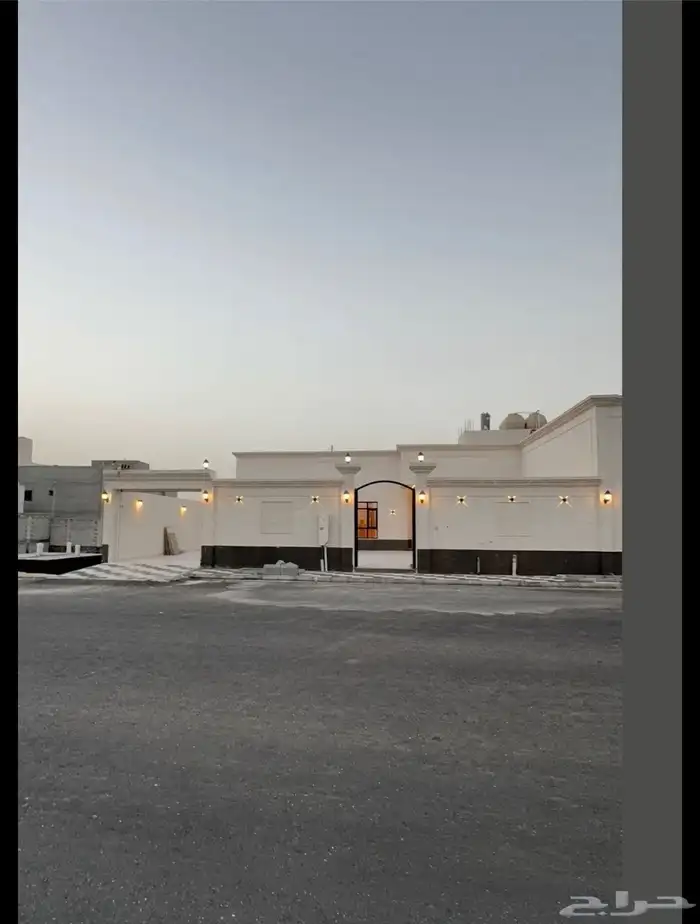 للبيع دور شخصي مساحه 770 متر 1