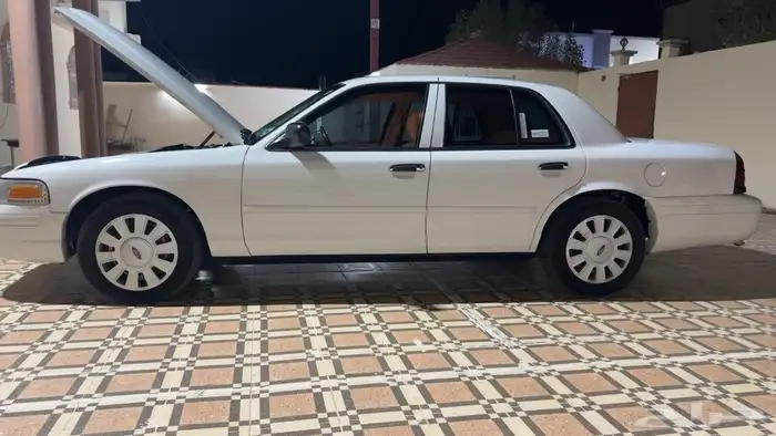 كراون فيكتوريا ( 2011 ) بوليسي 5