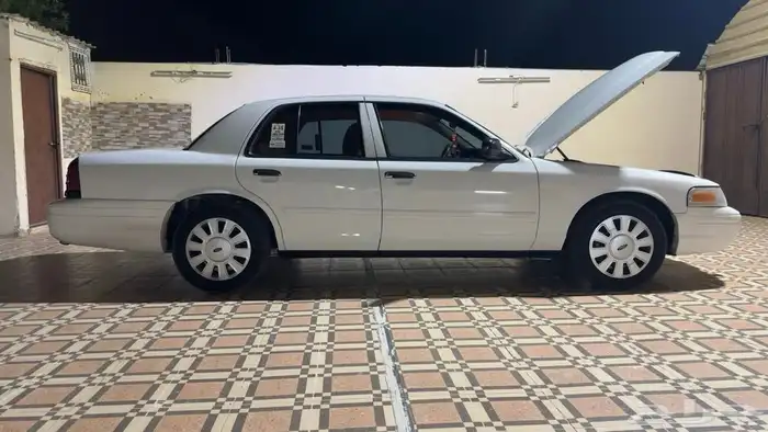 كراون فيكتوريا ( 2011 ) بوليسي 4
