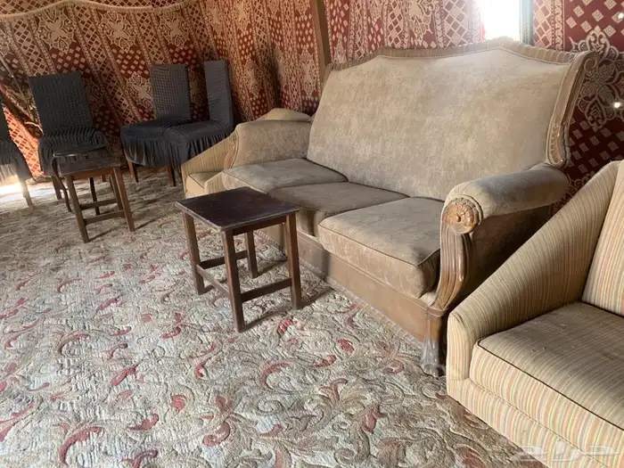 بيت شعر للبيع بأثاثه 7