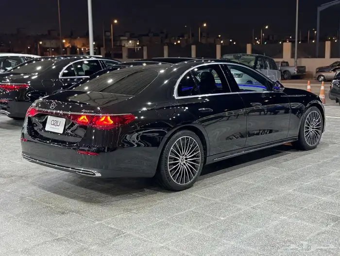 مرسيدس E400e موديل 2025 2
