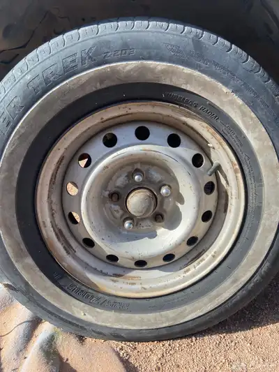 للبيع جنوط هايلوكس 1
