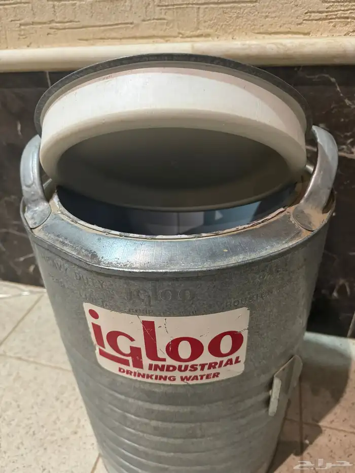 للبيع ترمس أو حافظة ماء اقلو قديم جدا 2