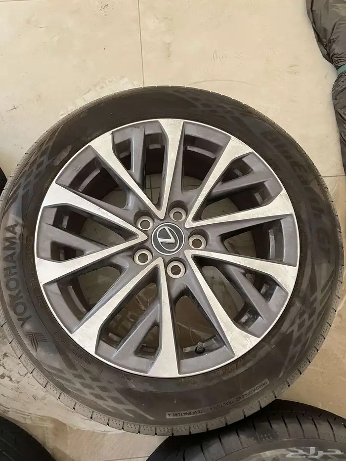 جنوط   كفرات وكالة لكزس ES 2023 (ستاندر) - شبه جديدة تماما 2